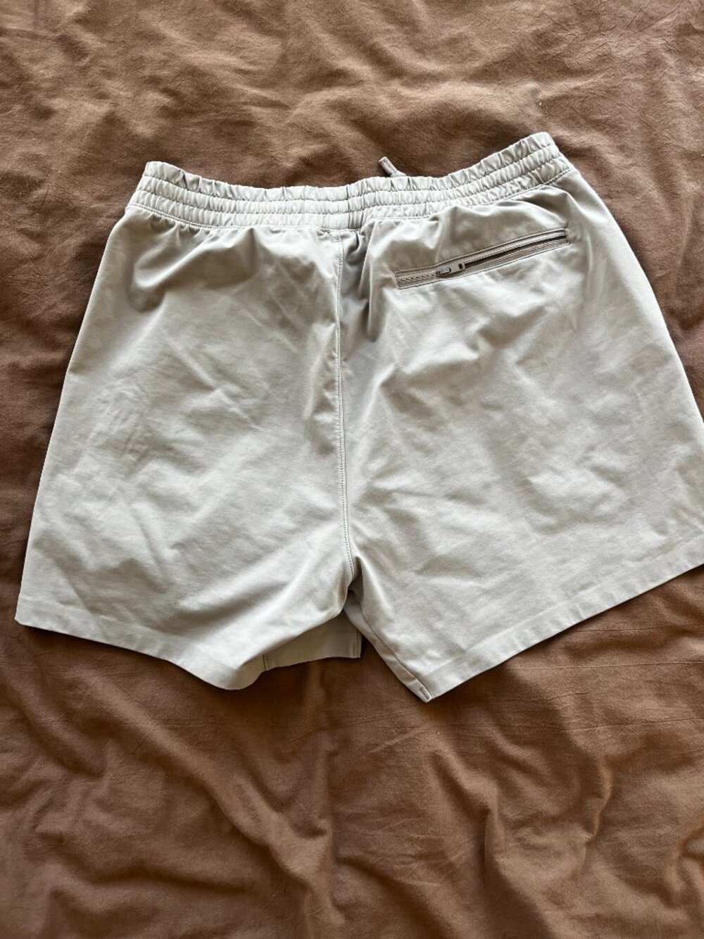 Uniqlo Men's Light Brown Elastic Waist Shorts - Size M - Picture 2 of 6